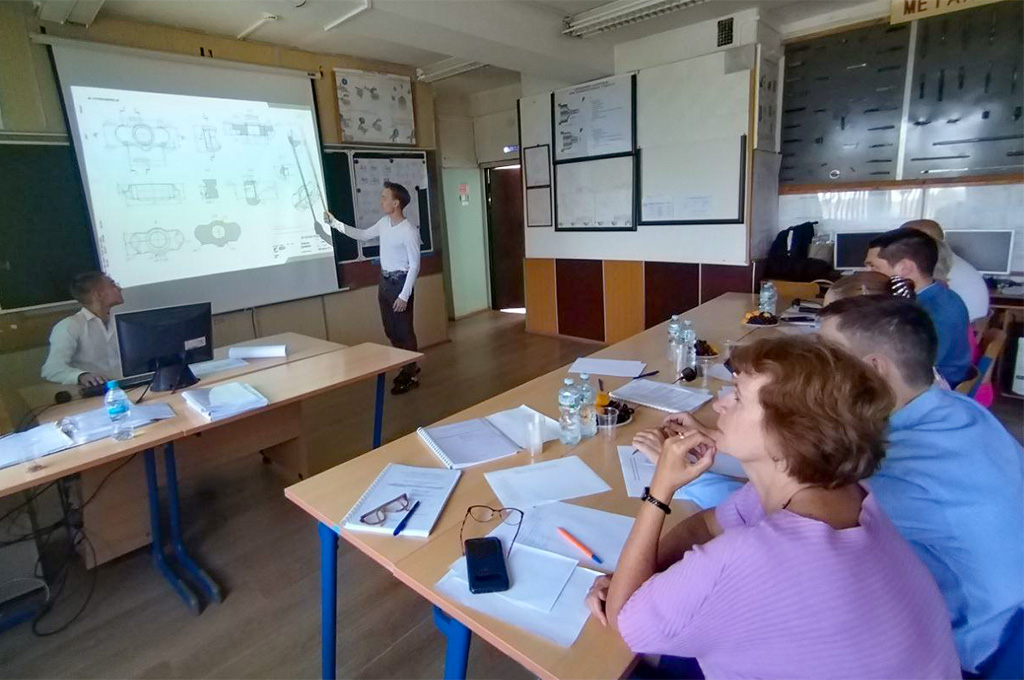 Дипломированные специалисты